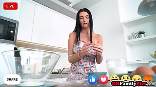 Stepsis cooking hot muffin for stepbro