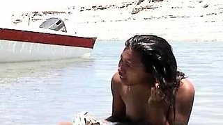 Amateur hottie fucked outdoor in public