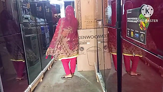 I Meet Secretly with My Boyfriend at Midnight sarakhan