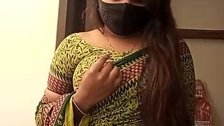 Indian beauty captivates with daring saree passion in thrilling intimate play