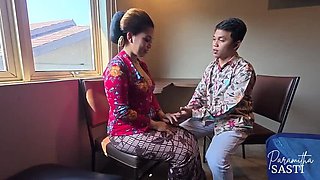 Indonesian Traditional Singer Creampied by Horny Guest