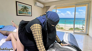 Bokep Indo Janda Sange Minta Dientot Kurir Paket mantab cewe nya