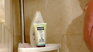 Fucked My Plumpy Wifey Under the Shower