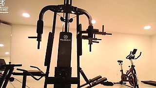 This large amateur cam girl has some very big boobs