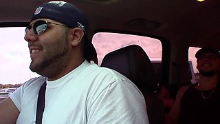 Hot Babe Gives a Juicy Blowjob in the Car and a Hard Fuck with Cumshot After