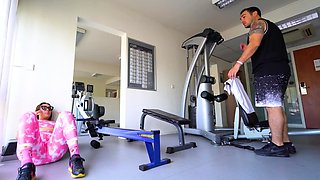 FUCK ME IN THE GYM PLEASE! Young Italian squirting on a