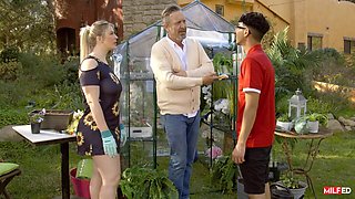 COUGAR Jenna Starr Tempts Young Man Diego Perez In A Wild Old-junior Fuck-fest Rendezvous!