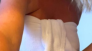 Masturbation close up Tamara big clit