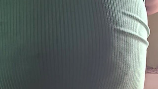 The hot maid came to work without panties