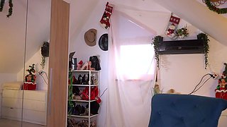 Amateur redhead masturbates then gives a blowjob