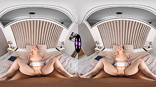 Mouthful of fresh sperm for Angel Ayyla - TmwVRnet