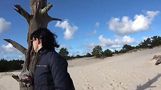 Amateur MILF Wanilianna Pissing in Stockings Outdoor Fetish Game on Dune