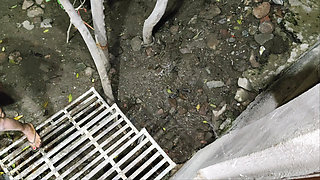 Desi aunty today night sex - The village Bhabhi woke up at midnight today and went behind house and had sex with the neighbour.