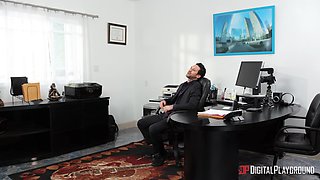 Gabbie Carter's Office Seduction Ignites Latina Passion Play