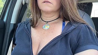 Boob Flashing / Tits in Car