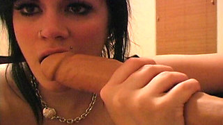 Solo Dream Babes: Andi Sucks Her Dildo