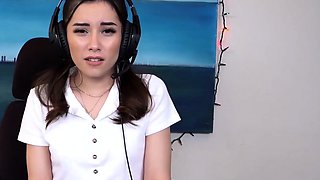 Aria Lee Cute Gamer Girl vibrate her clit