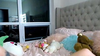 Amateur webcam girl masturbate big dildo