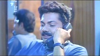 Indian hot MILF in erotic video