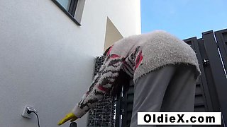 From house cleaning to cock sucking by OldieX