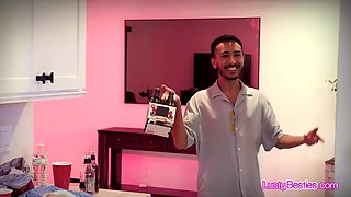 Asian girlfriends finishing party on a cock in fourway