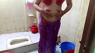 Fun in the washroom with my cousin and her nice pussy