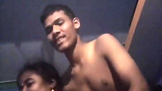 I Pressed The Milk Of My Neighbor Bhabhi And Gave Her Sex Video