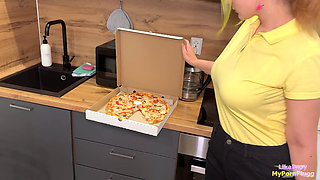 I Roughly Fucked a Pizza Delivery Girl as a way to make up for her loss