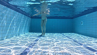 Swimming Fetish - Underwater Swimming Naked