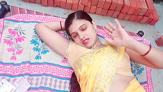 Watching Indian outdoor stepmom take a hot bath makes her stepson go crazy for fucking her