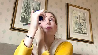 Cumshot amateur MILF suck and jerks dude in the bedroom