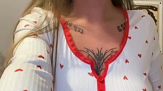 Watch this 19 y.o tattooed goth fingers in and dildo slow then harder