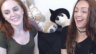 Naughty Lesbian Fucks Their Pussy At The Same Time: Blowjob, Amateur  Babe Porn