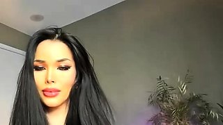 Cute amateur brunette naughty in solo jerking show on camera