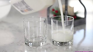 Squirting MILF and Teen Threesome