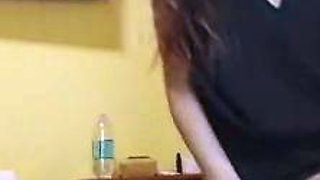 Chica latina con hermoso culo
