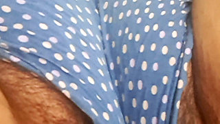 Mom in Bed, Touching Her Hot Pussy to Masturbate Before Bed