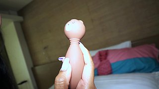 Dude creaming his Thai teen GFs pussy