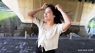 Cute Japanese teen Gives a Tedious Handjob