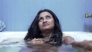 Nahate hue step sister ki nangi video bna kar viral kar di