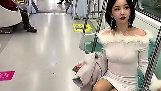 amateur asian flowerr flashing boobs on live webcam