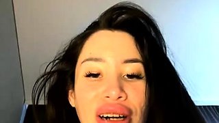 Cute amateur webcam teen girl toying pussy on webcam