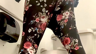 BBW Big Butt in Bathrooms