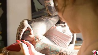 Lesbian Anal Sex Extreme - Tattooed Girls Anuskatzz & Eden Ivy Squirting with Toys and Gapes