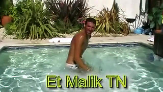 Enzo Rimenez fucked by Malik in swimming pool outdoor