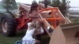 Real outdoor lesbians lick pussy