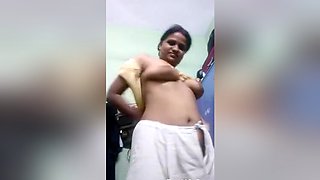 Horny Tamil Aunty Strip Her Cloths