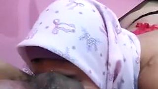 Muslim gets by her boss until she cums