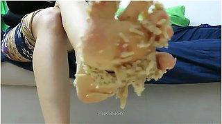 Spaghetti Pasta Italian Foot Food Crushing Fetish