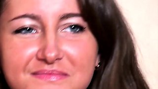 Amateur hottie solo masturbation